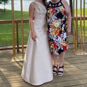 Alfred Sung D794 Women’s Bridesmaid Dress in Champagne Worn Once - see n…